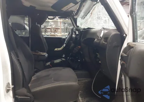 2014 Jeep Wrangler Unlimited Sahara z USA, uszkodzony, nr VIN 1C4BJWEG2EL191649